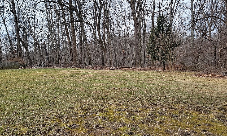 1st image of 16 Holly Branch Ct