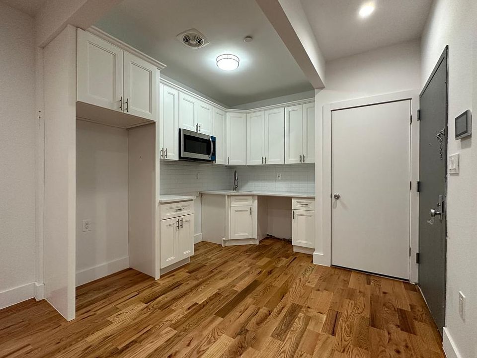 2nd image of 195 Herzl St #4