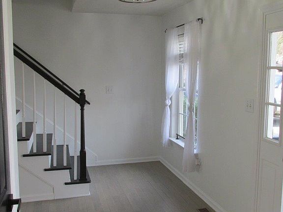 4th image of 5011 Orchard Park Dr