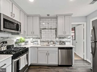 9029 Andromeda Dr, Burke, VA 22015