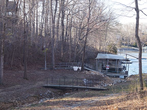 4th image of 447 Sherwood Dr
