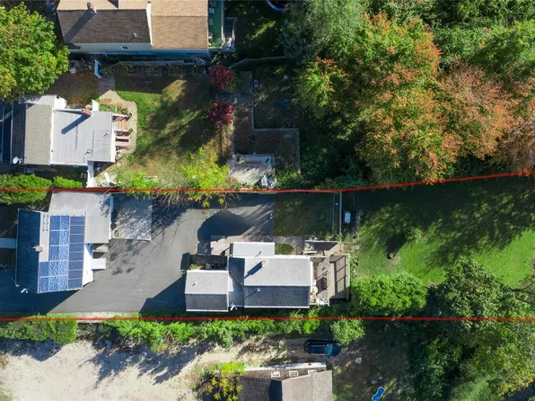 725 W Main Street, Riverhead, NY 11901