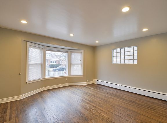 2nd image of 4158 W Nelson St #1