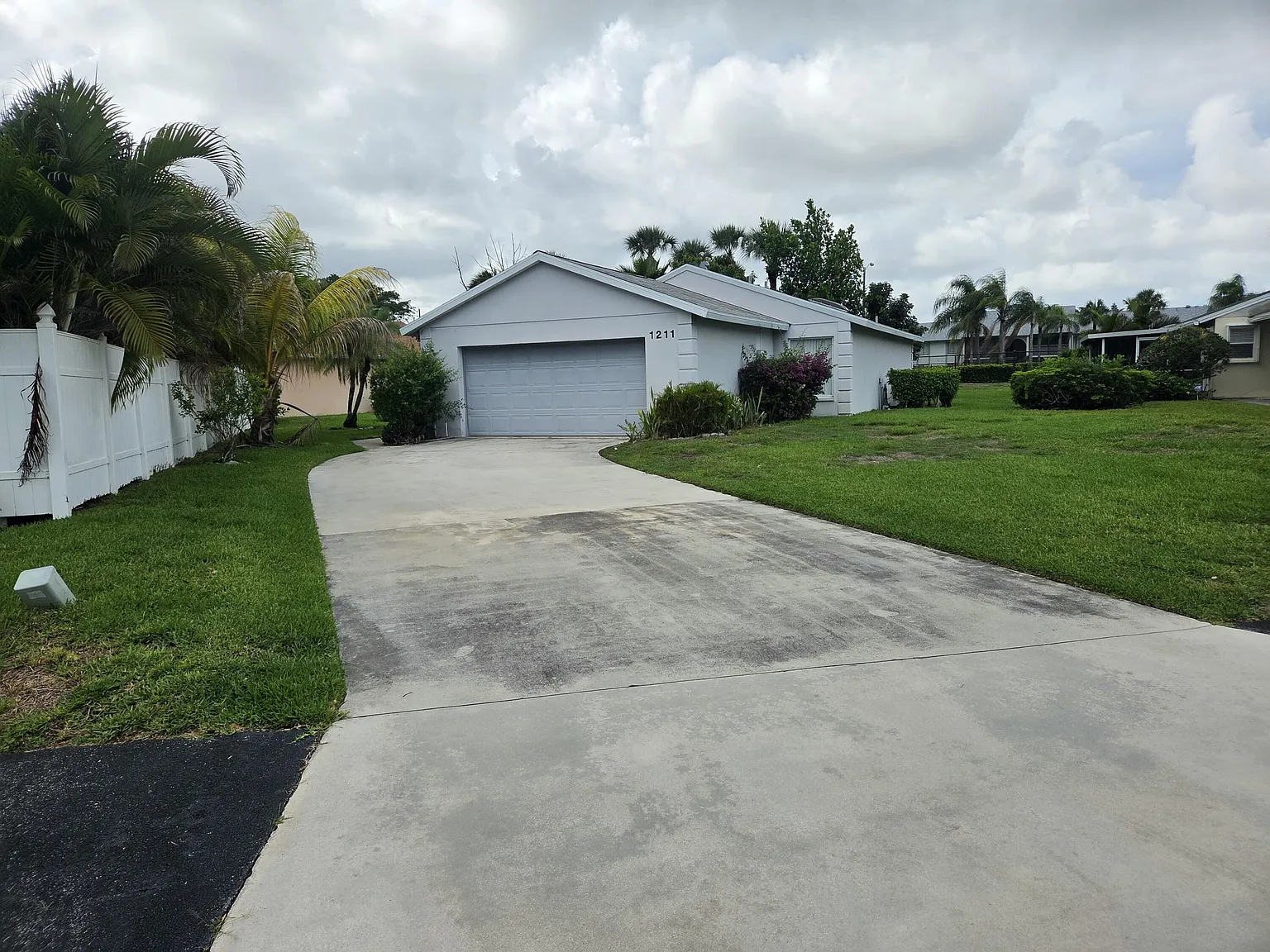 3 bed, 2.0 bath, 1367 sqft, $3,000 — Photo 1