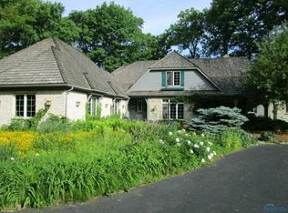 3240 Hidden Ridge Dr, Maumee, OH 43537