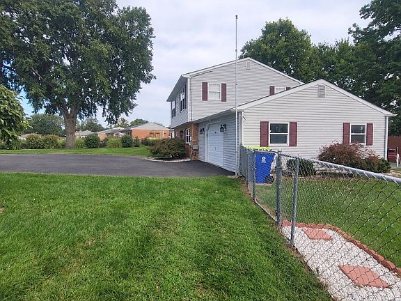 5th image of 12 Rogers Cir