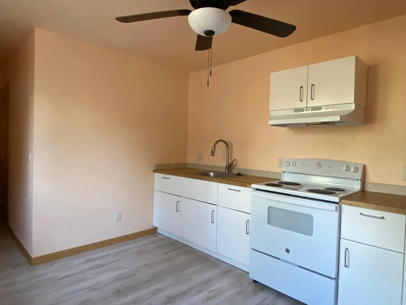805 E Ponderosa Pkwy — Photo 3