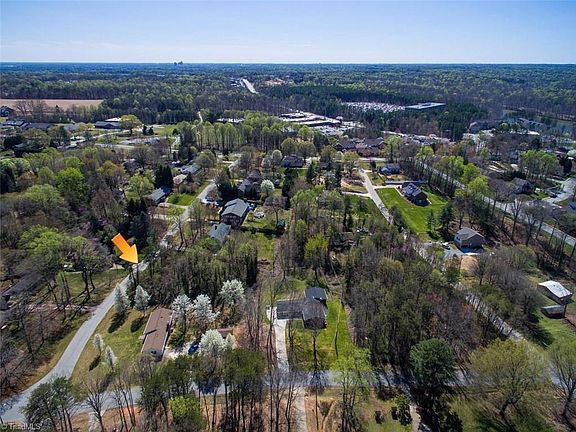 3rd image of 4709 Waldorf Dr