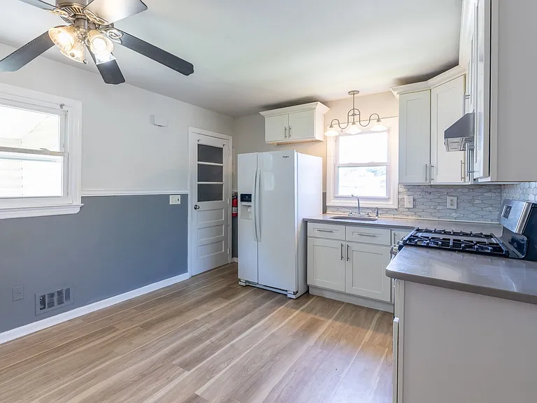 3 Leick Ave — Photo 3