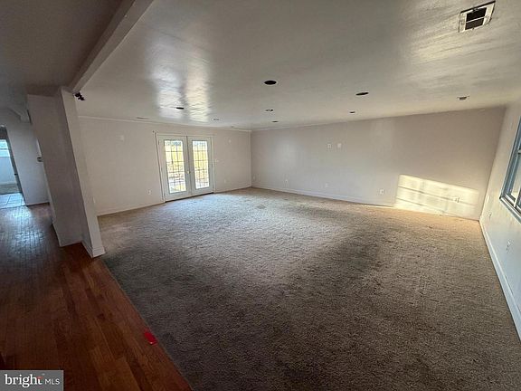 3rd image of 554 S Longwood St