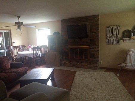 2nd image of 119 Sequoia Dr