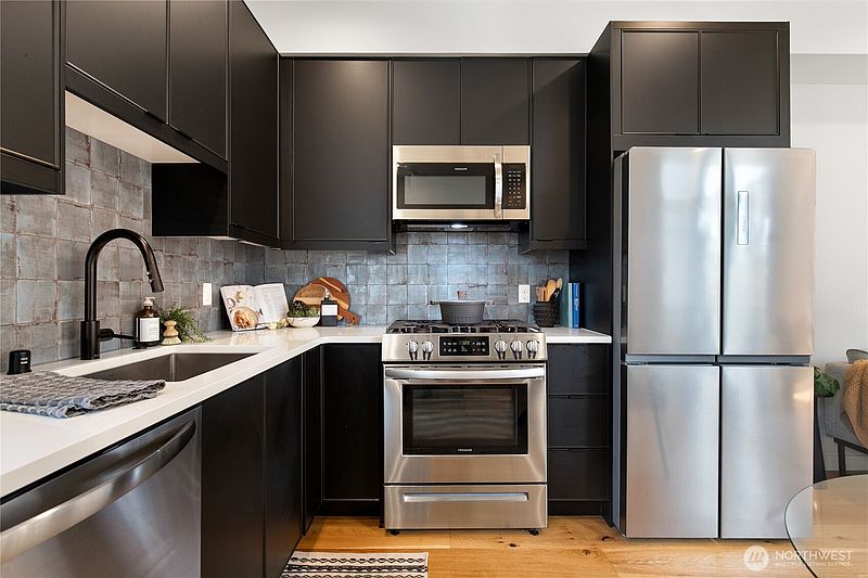 5th image of 4322 Wallingford Avenue N #A