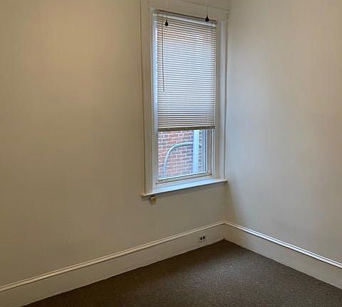 4th image of 4315 Larchwood Ave
