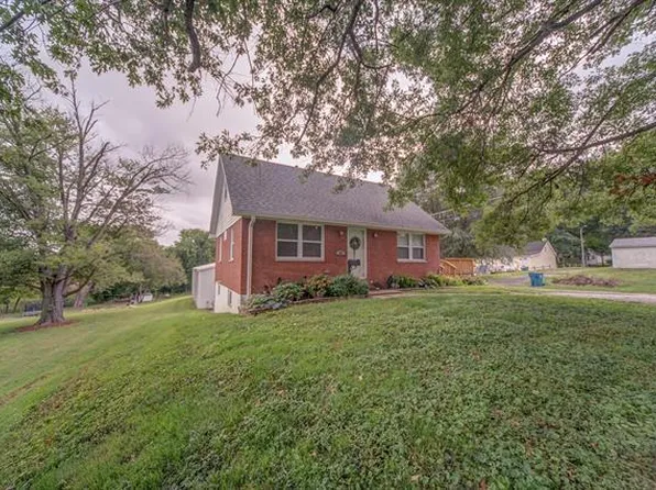 112 N Herman St, Lebanon, IL 62254