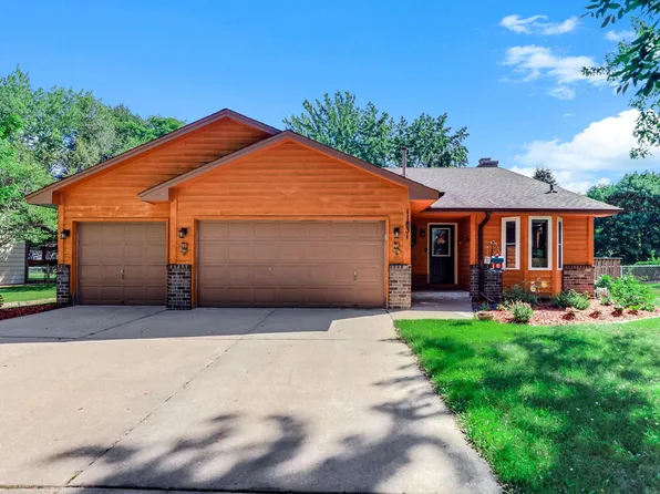 11831 Kerry St NW, Coon Rapids, MN 55433