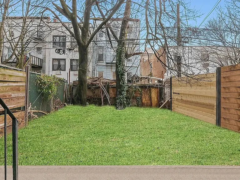 1062 Halsey St #GARDEN — Photo 4