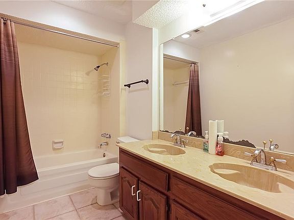 4th image of 320 Kingsbridge Dr