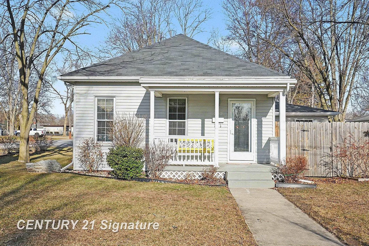 222 W Hosmer St photo 1