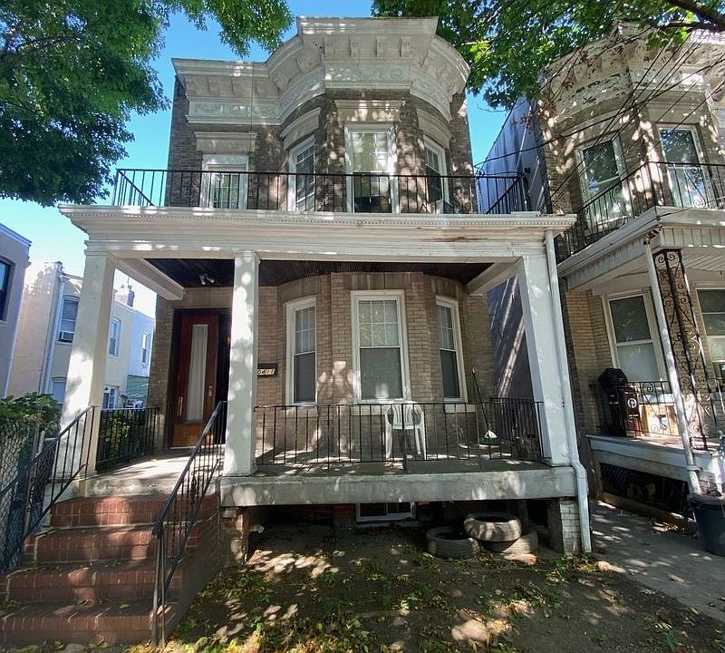 1st image of 10411 89th Ave