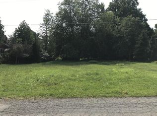 37 Randolph St, Douglas, MI 49406