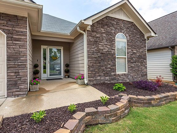 4th image of 364 Fox Run Ln
