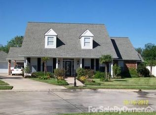 8 Brittany Pl, Arabi, LA 70032