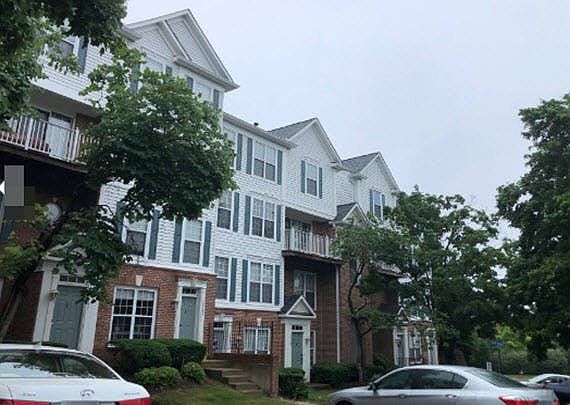 3rd image of 12785 Fair Crest Ct