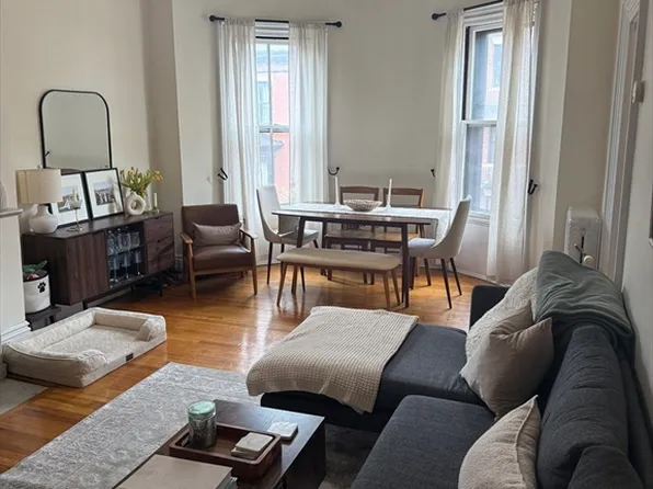 4 Brimmer St #3A, Boston, MA 02108