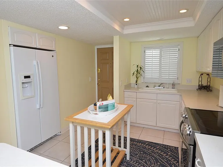 18650 Gulf Blvd #305 — Photo 7