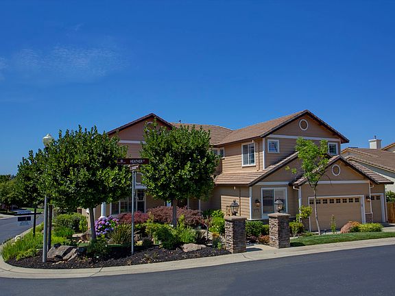 2nd image of 3803 Heather Ct
