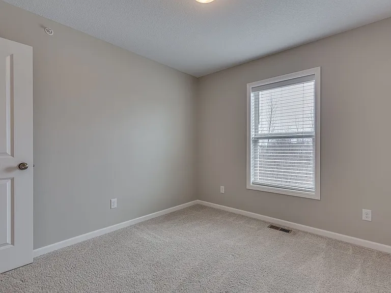 599 William St NW — Photo 6