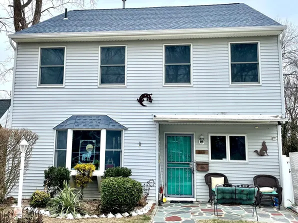 810 3rd St, Somers Point, NJ 08244