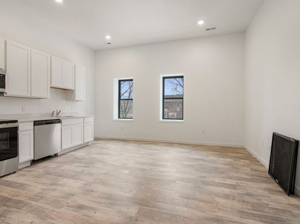 402 Main St #202