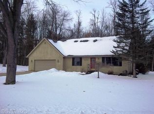 26052 Wyndham Rd, Sturgis, MI 49091