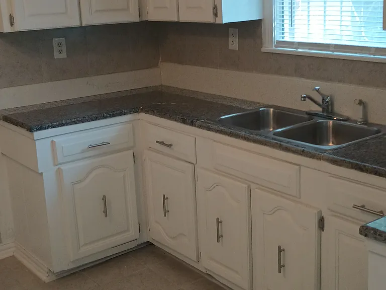 3717 Myrtle St — Photo 18
