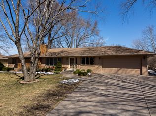 631 Ivy Falls Ave, Mendota Heights, MN 55118