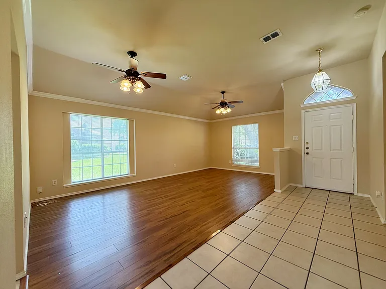 6000 Arlington Dr — Photo 4