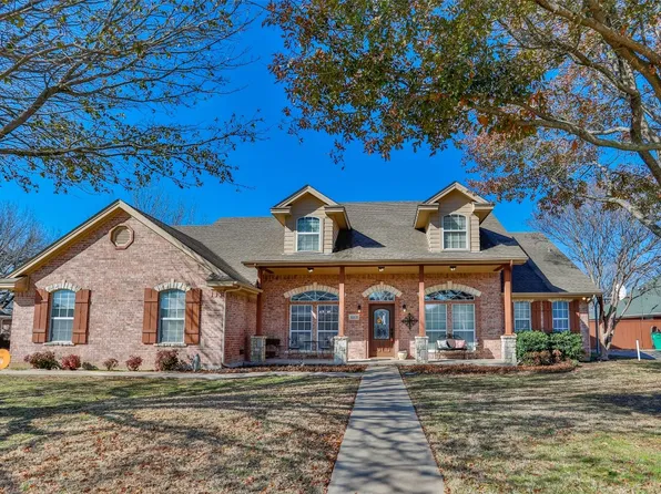 1203 Nortman Dr, Gainesville, TX 76240