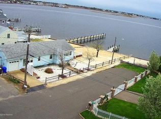 122 Green Island Rd, Toms River, NJ 08753