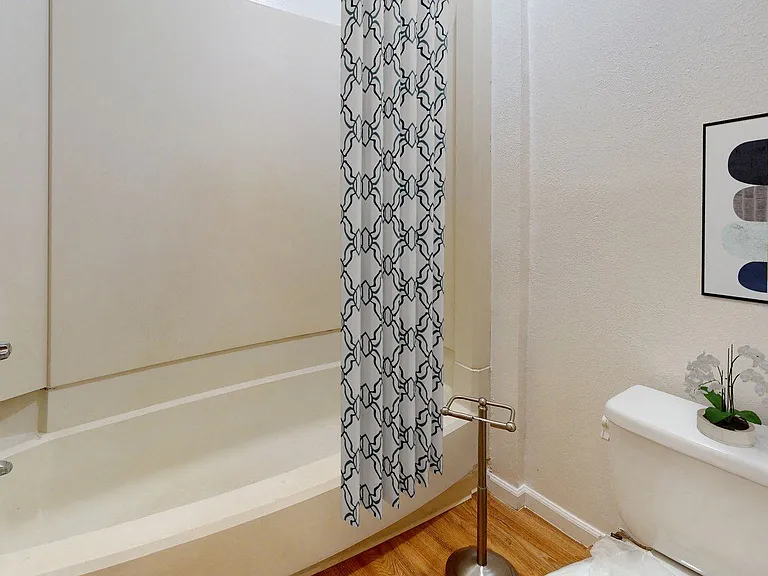 Executive House Apartments — Photo 11