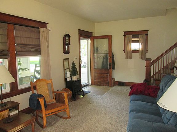 3rd image of 109 E Columbus St