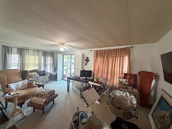 4th image of 6315 Lakewood Dr #568