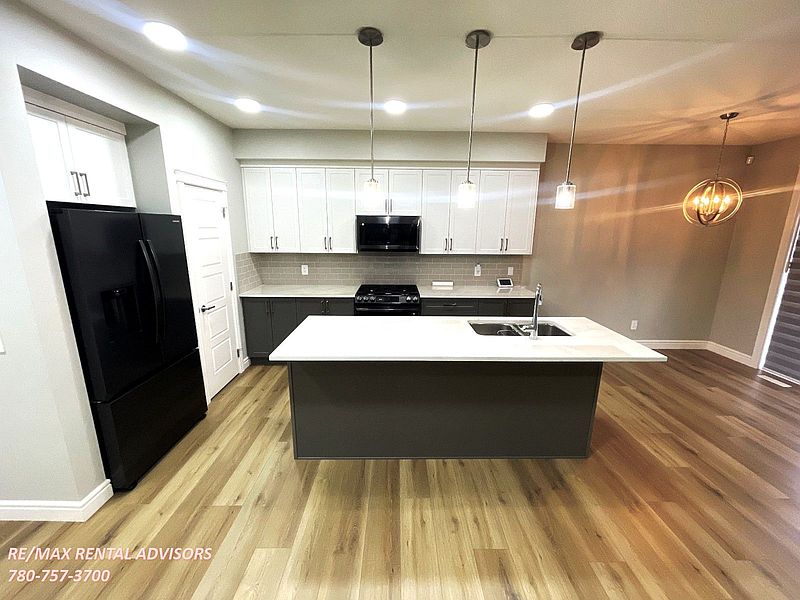 Edmonton Apartment for rent - 3 Bedrooms — photo 5
