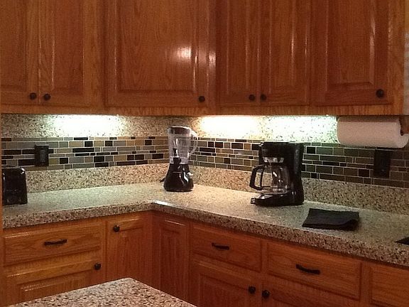 3rd image of 27 Oakwood Dr