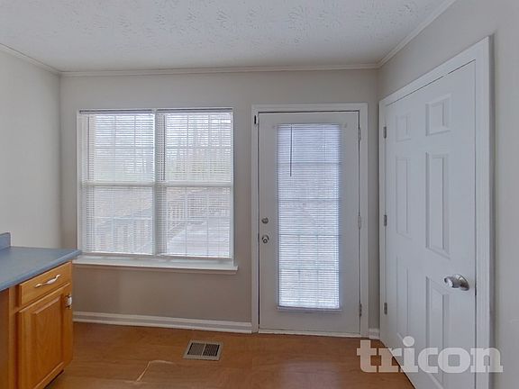 5th image of 5085 Forest View Trl