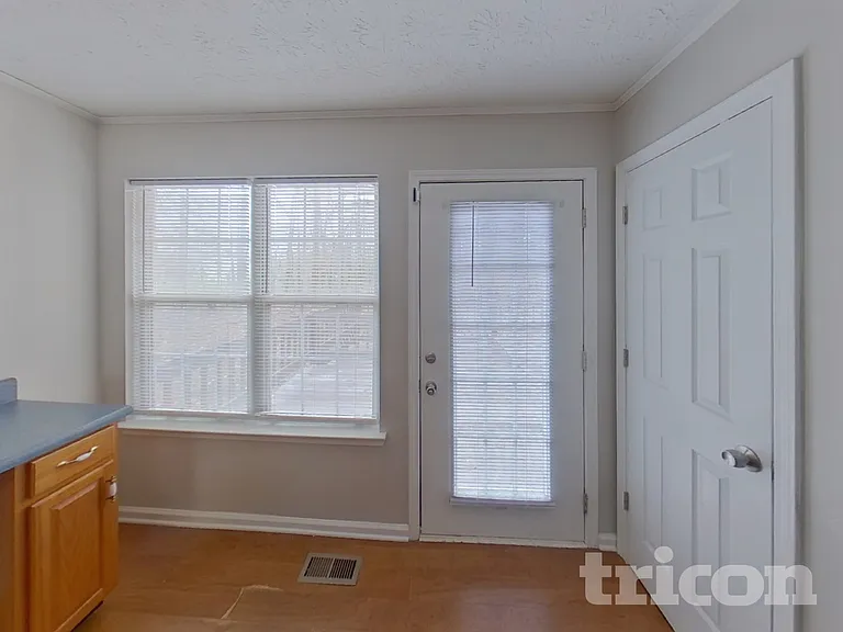 5085 Forest View Trl — Photo 5