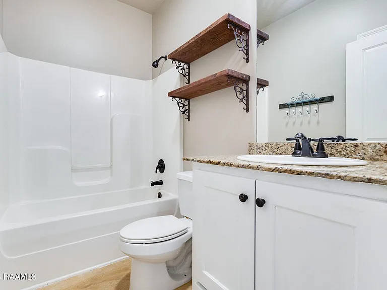 205 Quiet Bluff Dr — Photo 10