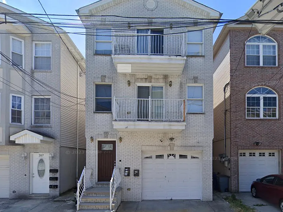 209 South St