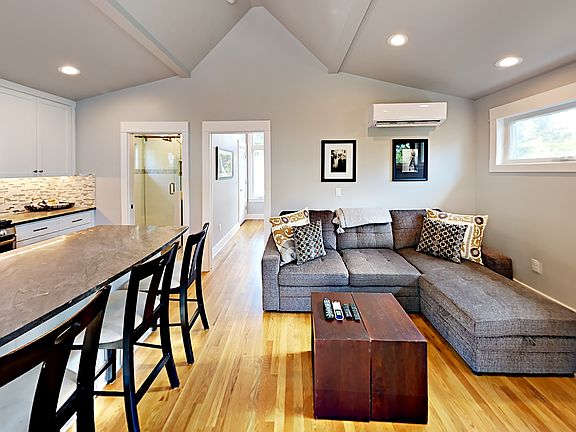 2nd image of 2206 Iva Ln #B