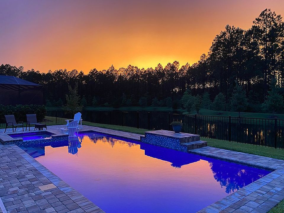 1st image of 203 Pine Haven Dr